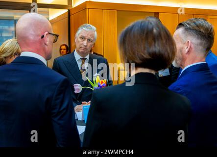 La Haye, Niederlande. 27 février 2024. Le Roi Filip de Belgique à Europol à la Haye, le 27 février 2024, pour une visite . Europol est l'agence de police européenne qui aide les États membres de l'Union européenne à prévenir et à combattre toutes les formes graves de criminalité organisée et internationale, de cybercriminalité et de terrorisme crédit : Albert Nieboer/Netherlands OUT/point de vue OUT/dpa/Alamy Live News Banque D'Images