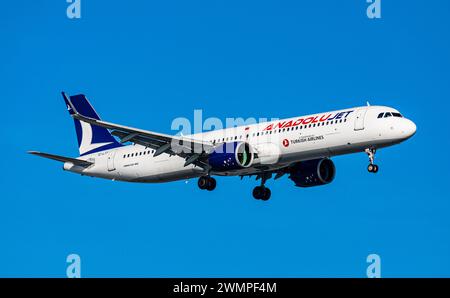 Anadolujet Ein Airbus A321-271NX von Anadolujet befindet sich im Landeanflug auf den Flughafen Zürich. Enregistrement das Airbus A321neo TC-LTT. Zürich, Schweiz, 14.01.2024 *** Anadolujet un Airbus A321 271NX d'Anadolujet approche de l'aéroport de Zurich immatriculation L'Airbus A321neo TC LTT Zurich, Suisse, 14 01 2024 Banque D'Images