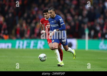 Londres, Royaume-Uni. 25 février 2024. Malo Gusto de Chelsea (27) en action. Finale de la Carabao Cup 2024, Chelsea v Liverpool au stade de Wembley à Londres le dimanche 25 février 2024. Usage éditorial exclusif. photo par Andrew Orchard/Andrew Orchard photographie sportive/Alamy Live News crédit : Andrew Orchard photographie sportive/Alamy Live News Banque D'Images