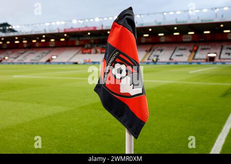 Vitality Stadium, Boscombe, Dorset, Royaume-Uni. 27 février 2024. FA Cup Fifth Round Football, AFC Bournemouth contre Leicester City ; le drapeau d'angle de l'AFC Bournemouth crédit : action plus Sports/Alamy Live News Banque D'Images