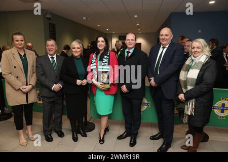 (De gauche à droite) députée provinciale de Sinn Fein, Aisling Reilly, directrice générale de la PRI Patrick Nelson, première ministre Michelle O'Neill, sous-première ministre Emma Little-Pengelly, députée provinciale du DUP, Gordon Lyons, le président de l'IFA, Conrad Kirkwood, et la députée du DUP PAM Cameron posent pour une photo avant le match de 2e manche de la demi-finale de l'UEFA Women's Nations League à Windsor Park, Belfast. Date de la photo : mardi 27 février 2024. Banque D'Images