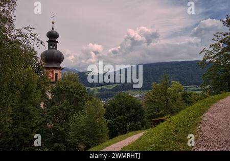 Brunico, ville historique de la vallée de Pusteria dans la province de Bolzano, Tyrol du Sud, Italie. Banque D'Images