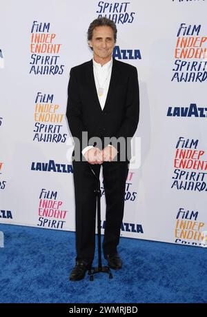 SANTA MONICA, CALIFORNIE - FÉVRIER 25 : Lawrence Bender assiste au film Independent Spirit Awards 2024 sur la plage le 25 février 2024 à Santa mon Banque D'Images