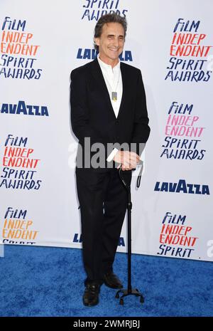 SANTA MONICA, CALIFORNIE - FÉVRIER 25 : Lawrence Bender assiste au film Independent Spirit Awards 2024 sur la plage le 25 février 2024 à Santa mon Banque D'Images