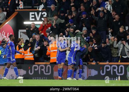 Vitality Stadium, Boscombe, Dorset, Royaume-Uni. 27 février 2024. FA Cup Fifth Round Football, AFC Bournemouth contre Leicester City ; Fatawu de Leicester City célèbre son but pour 0-1 à la 15ème minute de temps supplémentaire avec son équipe crédit : action plus Sports/Alamy Live News Banque D'Images