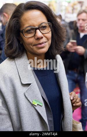 Paris, France. 27 février 2024. Audrey Pulvar participe au 60ème salon international de l'agriculture le 27 février 2024 à Paris, France. Le 60ème salon international de l'agriculture ouvre ses portes du 24 février au 3 mars 2024 à Paris, France. Crédit : Bernard Menigault/Alamy Live News Banque D'Images