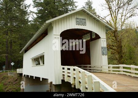 Pont couvert de Wildcat, Lane County, Oregon Banque D'Images