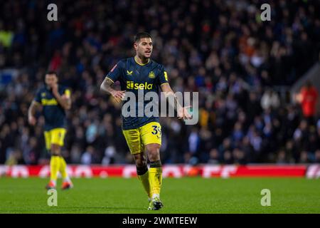 Blackburn, Royaume-Uni. 28 février 2024. Blackburn, Angleterre, 28 février 2024 Bruno Guimarães de Newcastle United appelle au ballon lors du match de football de la FA Cup entre Blackburn Rovers et Newcastle United à Elwood Park à Blackburn, en Angleterre. (Richard Callis/SPP) crédit : photo de presse sportive SPP. /Alamy Live News Banque D'Images