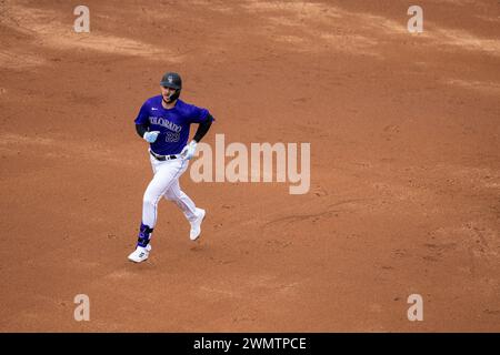 Kris Bryant (23 ans), premier joueur des Colorado Rockies, lors d'un match de la MLB contre les Dodgers de Los Angeles, lundi 26 février 2024, à Scottsdale, Arizona. LA Dodgers a battu les Rockies du Colorado 9-4 (Marcus Wilkins/image of Sport) Banque D'Images