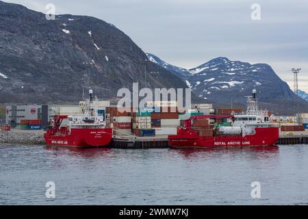 Ivalo Arctica et Minik Arctica Aalborg à Nuuk, Groenland, en juillet Banque D'Images