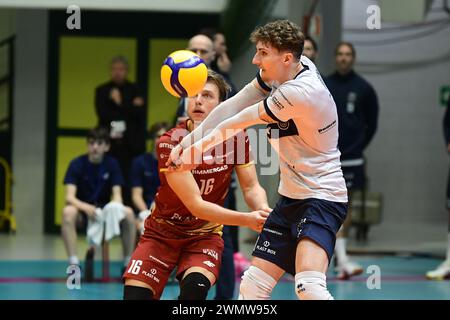 Monza, Italie. 27 février 2024. Igor Oskar Grobelny (Projekt Warszawa) en finale - Vero volley Monza vs Projekt Warszawa, match de la Coupe du défi de volleyball masculin à Monza, Italie, février 27 2024 crédit : Agence photo indépendante/Alamy Live News Banque D'Images