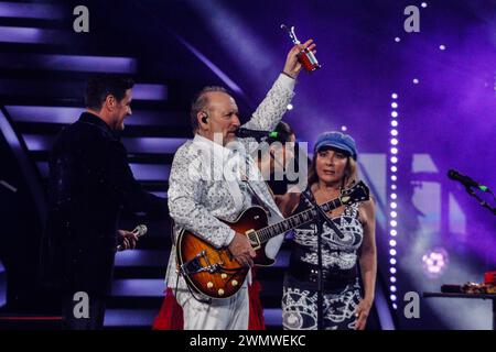 Colin Hay remporte un prix du groupe australien de rock et de pop latine Men at Work pendant le Festival. Le Festival Viña del Mar est un spectacle musical de 6 jours, avec des artistes internationaux et cette année, il offrira un soutien aux personnes touchées par le méga-incendie qui a eu lieu au Chili. Le tout sera diffusé à 250 millions de personnes, que ce soit à la télévision ouverte ou en ligne. (Photo de Cristobal Basaure Araya/SOPA images/Sipa USA) crédit : Sipa USA/Alamy Live News Banque D'Images