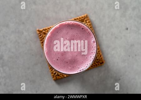 Yaourt aux myrtilles, smoothie, fraise, mangue, milkshake, crème glacée à la mangue, crème glacée à la fraise Banque D'Images