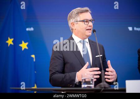 Wien, Österreich. 28. Février 2024. Pressefoyer nach Ministerrat der Österreichischen Bundesregierung im Parlament. Bild zeigt Finanzminister Magnus Brunner ÖVP. *** Vienne, Autriche 28 février 2024 foyer de la presse après le Conseil des ministres du gouvernement fédéral autrichien au Parlement photo montre le ministre des Finances Magnus Brunner ÖVP Banque D'Images