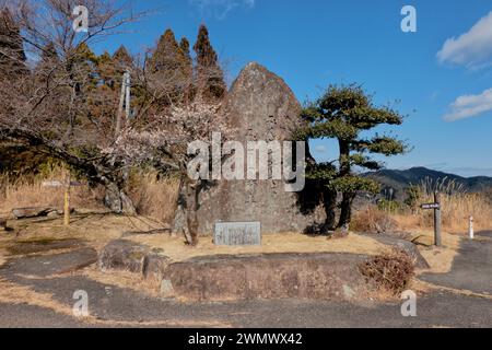 Marqueur à la fin de la route de pèlerinage de Kumano Kodo Nakahechi, Nachisan, Wakayama, Japon Banque D'Images