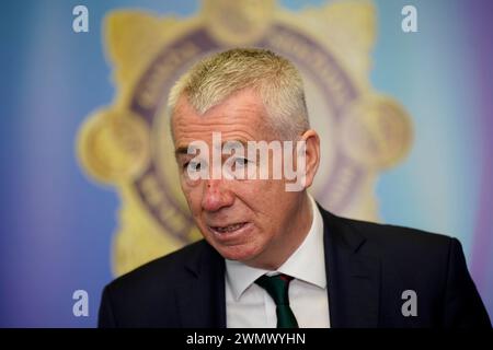 Jon Boutcher, le chef de police du PSNI, prend la parole lors de la conférence de police transfrontalière de 2024 sur le crime organisé et grave au Farnham Estate, Cavan, dans le comté de Cavan. Date de la photo : mercredi 28 février 2024. Banque D'Images