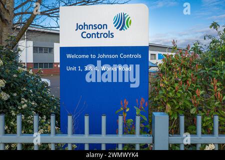 Johnson Controls site à Letchworth Garden City Royaume-Uni. Johnson Controls est une multinationale américaine domiciliée en Irlande fondée en 1885. Banque D'Images