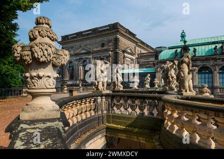 Sculptures dans le Zwinger, parc, complexe de parc, architecture, attraction, célèbre, historique, histoire, architecture, bâtiment, UNESCO, Patrimoine mondial Banque D'Images