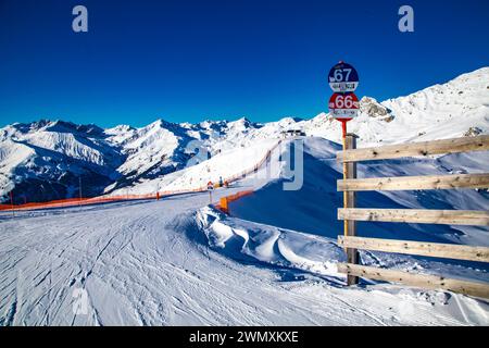 Piste de ski de Rastkogel, domaine skiable de Penken, Mayrhofen, Zillertal, Tyrol Banque D'Images