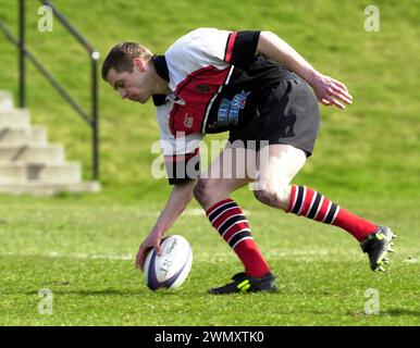 EDINBURGH REIVERS V CROSSKEYS , MYRESIDE, EDINBURGH, 1/4/01. Récepteurs Chris Paterson marque. Banque D'Images