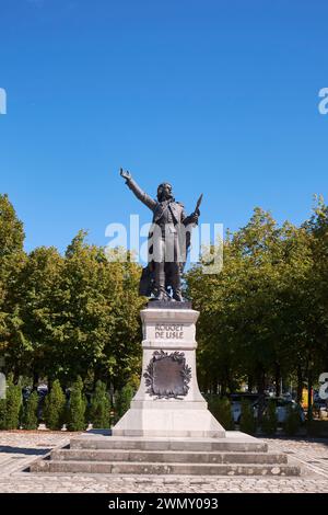 France, Jura, Lons le Saunier, place de la Chevalerie, statue de Rouget de Lisle, auteur de l'hymne national français la Marseillaise, né à Lons en 1er Banque D'Images