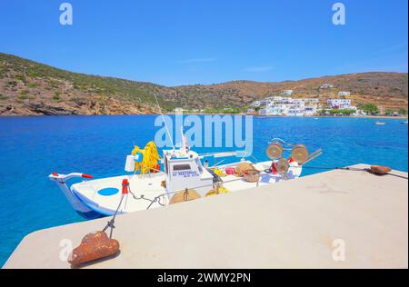 Grèce, îles du Dodécanèse, île de Sifnos, bateau de pêche, Faros Banque D'Images