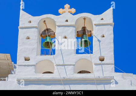 Grèce, îles du Dodécanèse, île de Sifnos, clocher de l'église orthodoxe, Kastro Banque D'Images