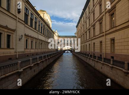 Remblais du canal d'hiver. Saint-Pétersbourg, Russie Banque D'Images