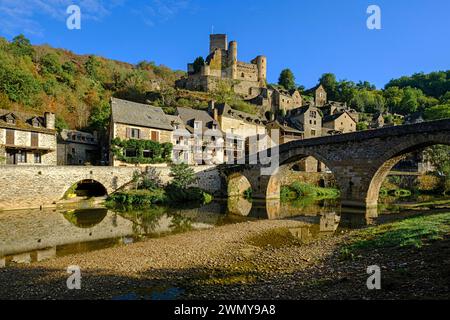 France, Aveyron, Belcastel, labellisé l'un des plus beaux villages de France, château, 10 ème. Siècle, à Fornt de la rivière Aveyron Banque D'Images
