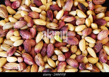 Pistache, arachides, merveilleuse composition d'arachide pour une nutrition saine et diététique.noisette. Pistaches fraîches vertes comme texture. Gaziantep, Turquie. Banque D'Images