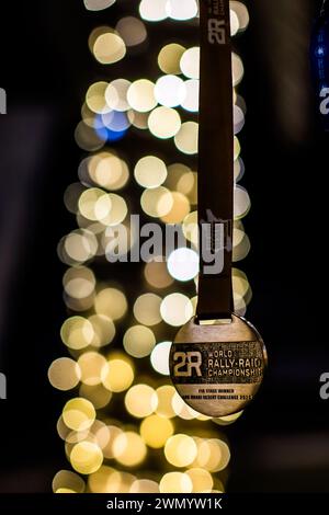 Médaille, médaillée FIA Stage Winner lors de l'étape 2 du Abu Dhabi Desert Challenge 2024, le 28 février 2024 entre Al Dhannah et Mzeer'ah, Emirats Arabes Unis - photo Bastien Roux/DPPI crédit : DPPI Media/Alamy Live News Banque D'Images