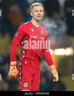 Blackburn, Royaume-Uni. 27 février 2024. Aynsley Pears des Blackburn Rovers lors du match de FA Cup à Ewood Park, Blackburn. Le crédit photo devrait se lire : Andrew Yates/Sportimage crédit : Sportimage Ltd/Alamy Live News Banque D'Images