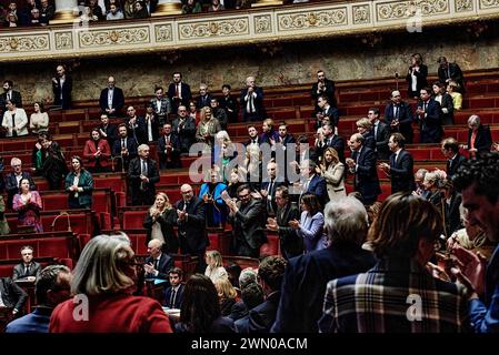 Paris, France. 27 février 2024. © Antonin Burat/le Pictorium/MAXPPP - Paris 27/02/2024 Antonin Burat/le Pictorium - 27/02/2024 - France/Paris - seance de questions au gouvernement du 27 fevrier 2024 a l'Assemblee nationale. - Valeurs ACtuelles out, jdd out, no jdd, RUSSIA OUT, NO RUSSIA #norussia/27/02/2024 - France/Paris - séance des questions au gouvernement du 27 février 2024 à l'Assemblée nationale française. Crédit : MAXPPP/Alamy Live News Banque D'Images