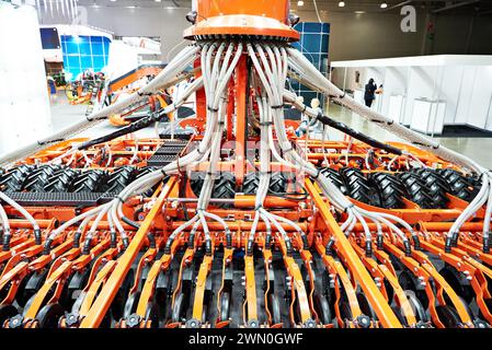 Semoir pneumatique pour machines agricoles à l'exposition Banque D'Images