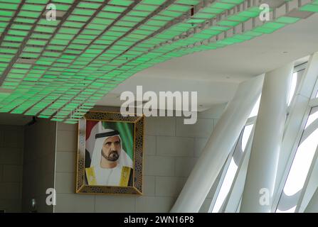 Une photo d'un portrait du cheikh Mohammed bin Rashid Al Maktoum à l'intérieur du cadre de Dubaï. Banque D'Images