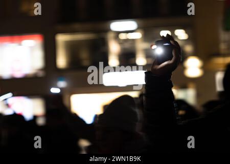 Munich, Allemagne. 28 février 2024. Plusieurs personnes se sont jointes à un rassemblement palestinien le 28 février 2024 à Munich, en Allemagne, pour protester pour un cessez-le-feu à Gaza et pour pleurer les victimes de la guerre. (Photo de Alexander Pohl/Sipa USA) crédit : Sipa USA/Alamy Live News Banque D'Images