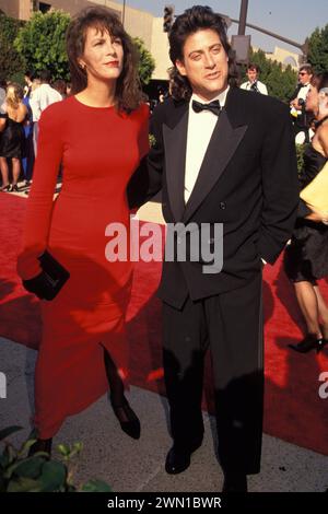 05 août 1999 - Los Angeles, CA, USA - L'actrice JAMIE LEE CURTIS avec RICHARD LEWIS sont montrés dans une photo non datée (crédit image : © Kathy Hutchins/ZUMA Press) RESTRICTIONS : FICHIER : exactement date année USAGE ÉDITORIAL inconnu SEULEMENT! Non destiné à UN USAGE commercial ! Banque D'Images