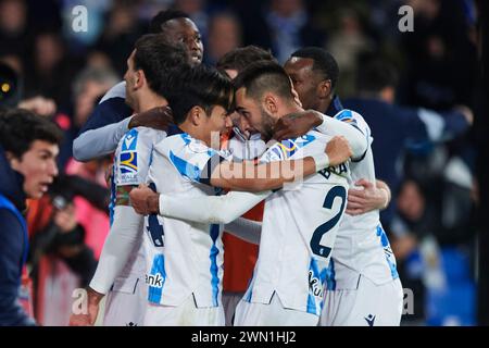 Takefusa Kubo et Brais Mendez de la Real Sociedad réagissent lors du match Copa El Rey entre la Real Sociedad et le RCD Mallorca au Reale Arena Stadium Banque D'Images