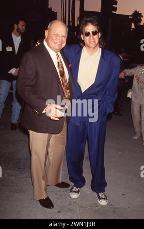 **PHOTO DE DOSSIER** Richard Lewis décède au 76 Don Rickles et Richard Lewis juin 1993 crédit : Ralph Dominguez/MediaPunch Banque D'Images