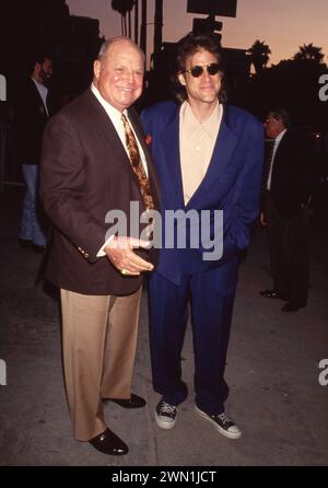 **PHOTO DE DOSSIER** Richard Lewis décède au 76 Don Rickles et Richard Lewis juin 1993 crédit : Ralph Dominguez/MediaPunch Banque D'Images