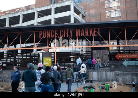 Marché animé de Ponce City sur Atlanta Belt Line à Atlanta, GA Banque D'Images