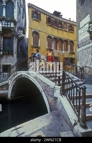 Venise. Ponte del Megio.(années 80) Banque D'Images