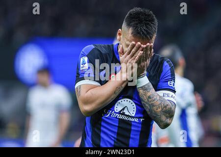 Milan, Italie. 28 février 2024. Lautaro Martinez du FC Internazionale réagit lors du match de 2023-24 entre le FC Internazionale et l'Atalanta BC au stade Giuseppe Meazza. Score final ; Inter 4:0 Atalanta. (Photo de Fabrizio Carabelli/SOPA images/Sipa USA) crédit : Sipa USA/Alamy Live News Banque D'Images