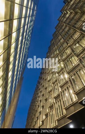 Angleterre, Londres, Southwark, plus London Business Estate, immeubles de bureaux illuminés la nuit Banque D'Images