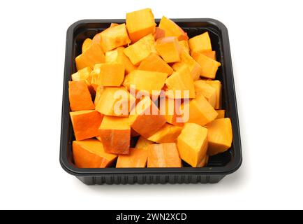 Cubes de citrouille isolés sur fond blanc Banque D'Images