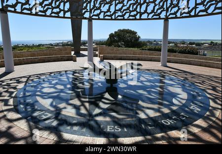 Autel conçu pour ressembler à l'hélice d'un navire, qui fait partie du Mémorial du HMAS Sydney II à Geraldton, en Australie occidentale Banque D'Images