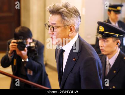 Tokyo, Japon. 29 février 2024. L'ancien ministre japonais des Affaires intérieures Ryota Takeda arrive à la Diète nationale à Tokyo alors qu'il assiste à la session du comité d'éthique politique de la Chambre basse pour s'excuser de son scandale des fonds politiques le jeudi 29 février 2024. (Photo de Yoshio Tsunoda/AFLO) Banque D'Images