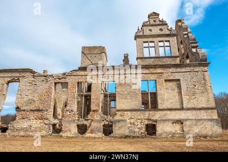 Ruines du manoir d'Ungru près du village de Kiltsi. Haapsalu, Estonie Banque D'Images