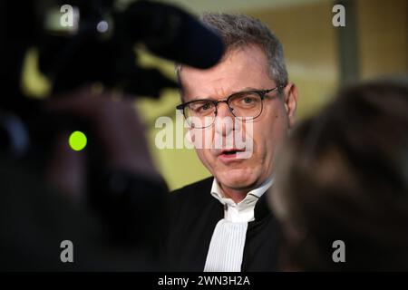 Paris, France. 29 février 2024. © PHOTOPQR/DNA/Cédric JOUBERT ; Paris ; 29/02/2024 ; me Thibaut de Montbrial avocat avant le début de l'audience de la cour d' assises avant l'ouverture du procès de l'attentat du marché de Noël de Strasbourg au palais de justice de Paris le jeudi 29 février 2024. Procès pour l'attentat au marché de Noël de Strasbourg en 2018, au palais de justice de Paris le 29 février 2024. Crédit : MAXPPP/Alamy Live News Banque D'Images