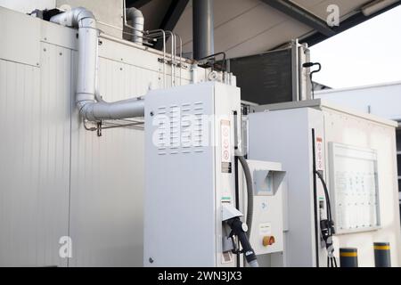 Station de ravitaillement en hydrogène pour voitures, Fribourg, Bade-Wuertemberg, Allemagne Banque D'Images